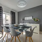 Διαμέρισμα Homey & Modern 2br In An Amazing Location By 360 Estates