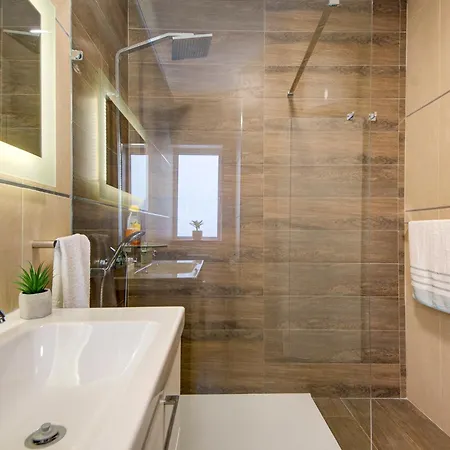 Homey & Modern 2br In An Amazing Location By 360 Estates Daire