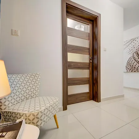Homey & Modern 2br In An Amazing Location By 360 Estates Daire