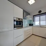 شقة Homey & Modern 2br In An Amazing Location By 360 Estates
