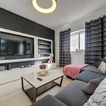 Homey & Modern 2br In An Amazing Location By 360 Estates Apartamento