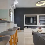 شقة Homey & Modern 2br In An Amazing Location By 360 Estates