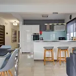Homey & Modern 2br In An Amazing Location By 360 Estates * Is-Swieqi