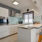 Homey & Modern 2br In An Amazing Location By 360 Estates شقة Is-Swieqi