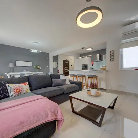 Homey & Modern 2br In An Amazing Location By 360 Estates Apartment Is-Swieqi