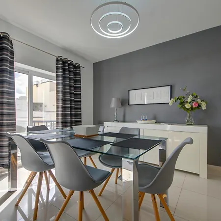 Апартаменты Homey & Modern 2br In An Amazing Location By 360 Estates