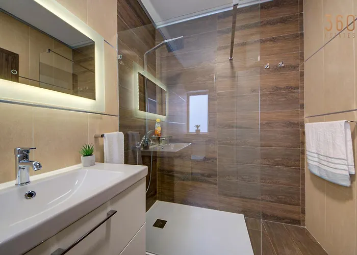 아파트 Homey & Modern 2br In An Amazing Location By 360 Estates *