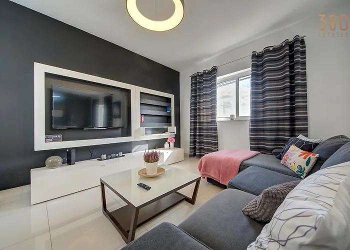 Homey & Modern 2br In An Amazing Location By 360 Estates 아파트